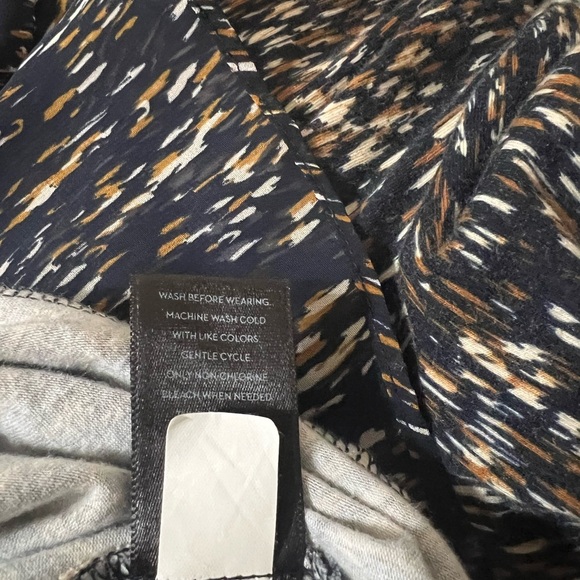 Simply Vera Wang Black with multicolored specks. A Relaxed Tunic - Picture 7 of 7